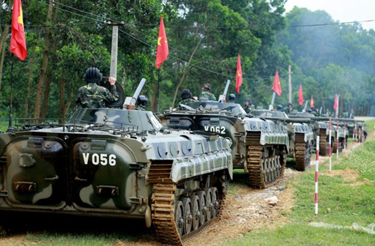 Kinh ngac hoa luc xe chien dau bo binh BMP-1 Viet Nam-Hinh-2